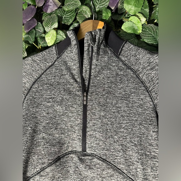 Lululemon Always Alert 1/2 Zip in Heathered Black - EXCELLENT/LIKE NEW condition - Picture 6 of 10